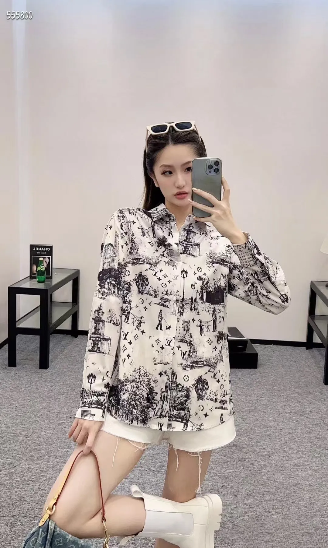 Louis Vuitton/